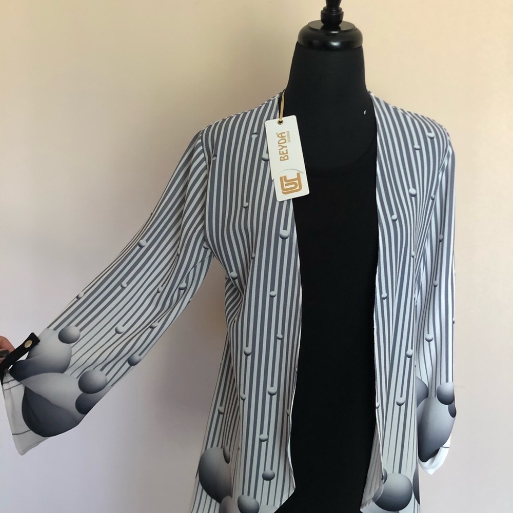 Two shirts come together